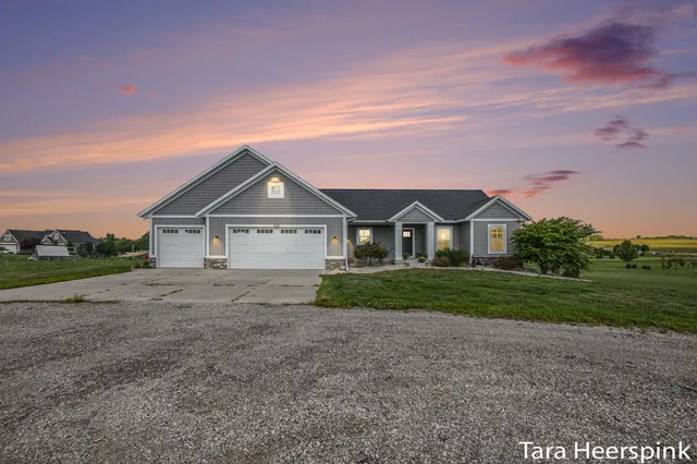 $569,000 | 1649 Byron Road, Hudsonville, MI 49426