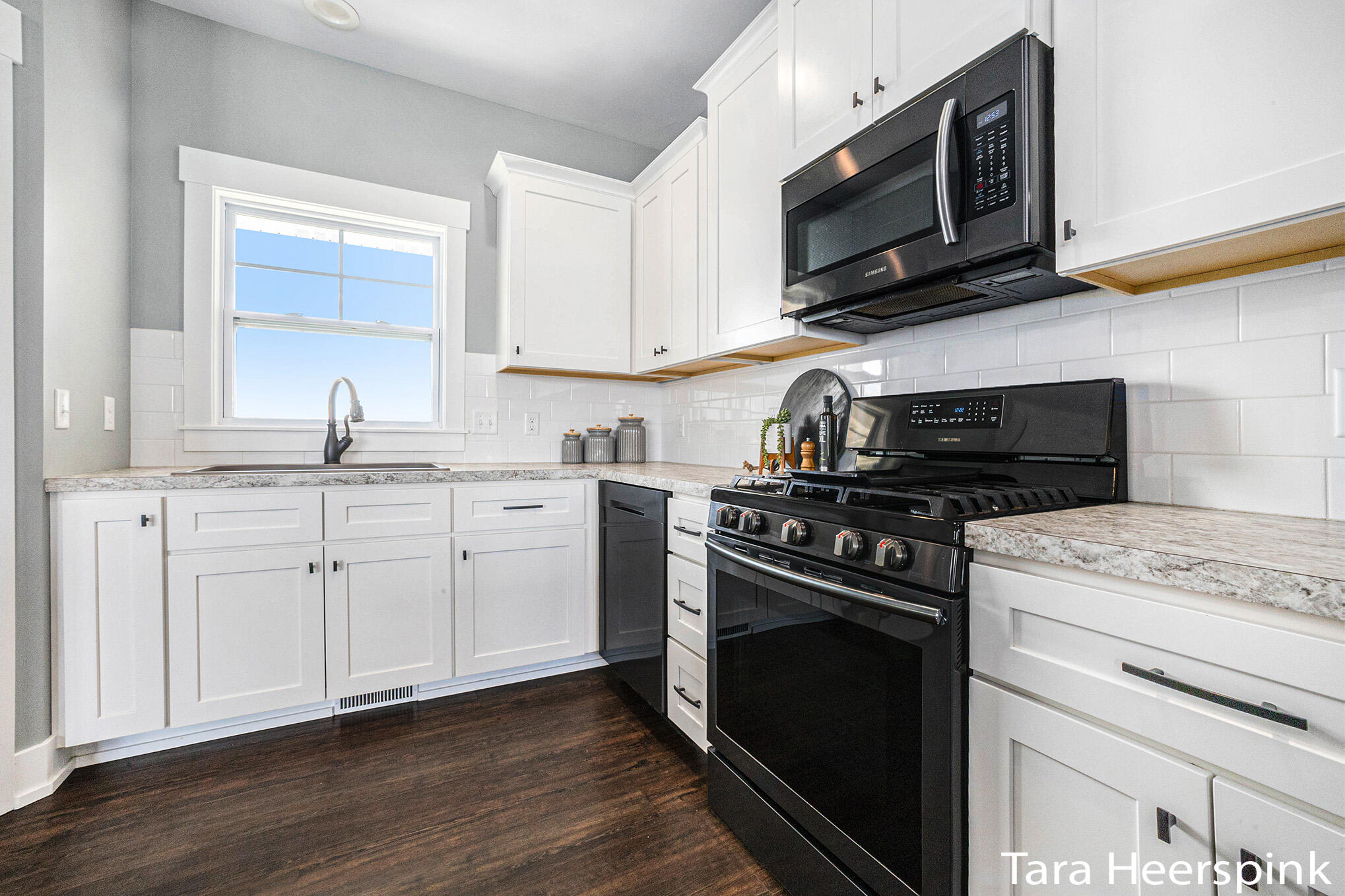 1649 Byron Road Hudsonville, MI 49426 - Photo 7 of 27 IMG_8570