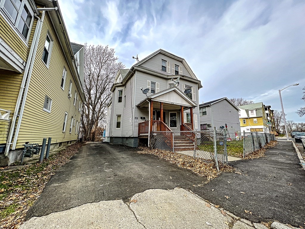 446 Liberty Street Springfield, MA 01104 - Photo 7 of 10 an outdoor space with patio