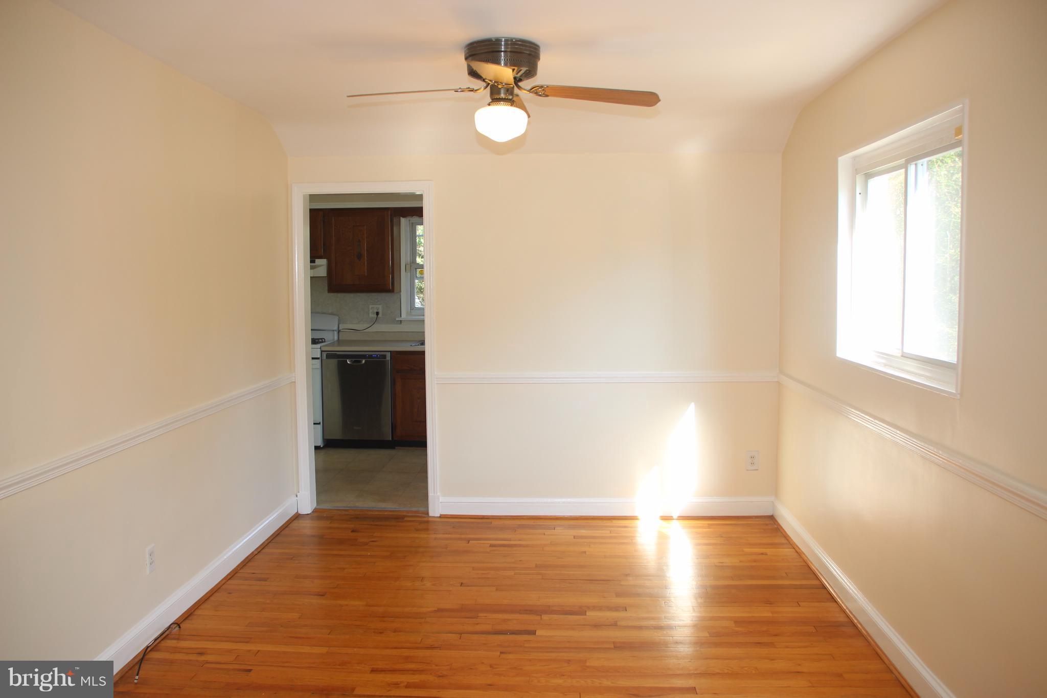 11005 Burnley Terrace Silver Spring, MD 20902 - Photo 4 of 23 Dining Room