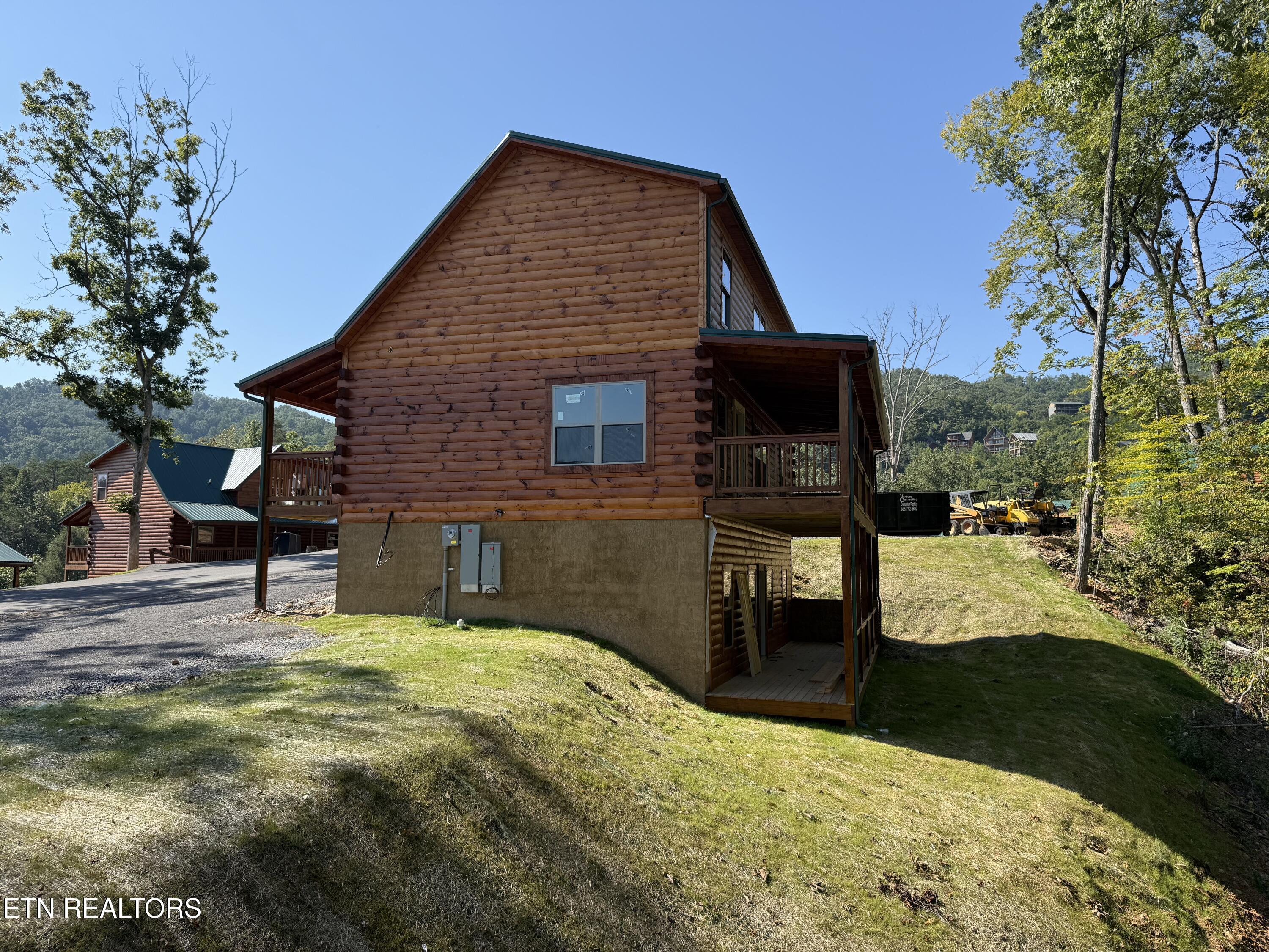 808 String Run Way Pigeon Forge, TN 37863 - Photo 2 of 57 IMG_4769