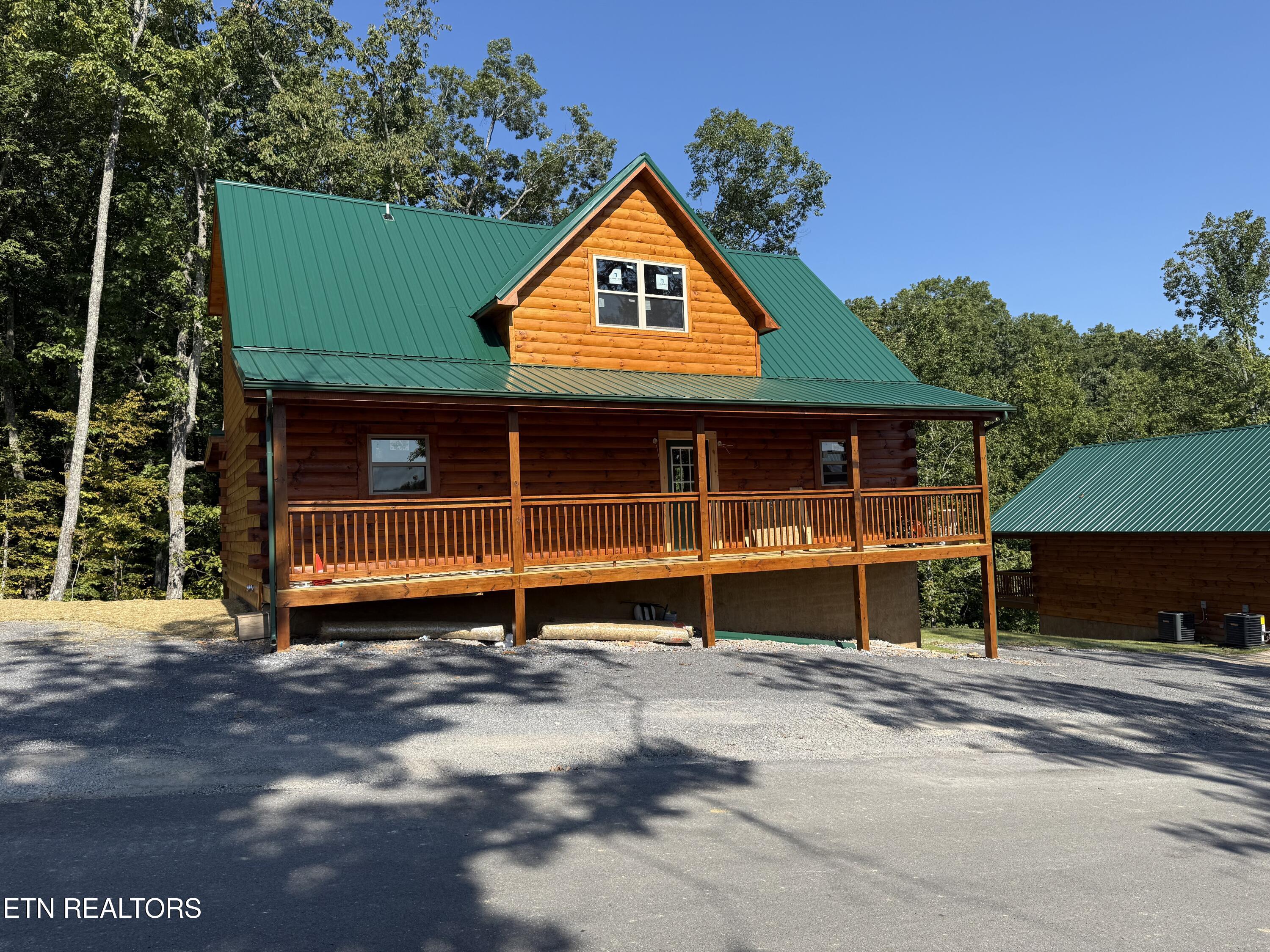 808 String Run Way Pigeon Forge, TN 37863 - Photo 3 of 57 IMG_4766