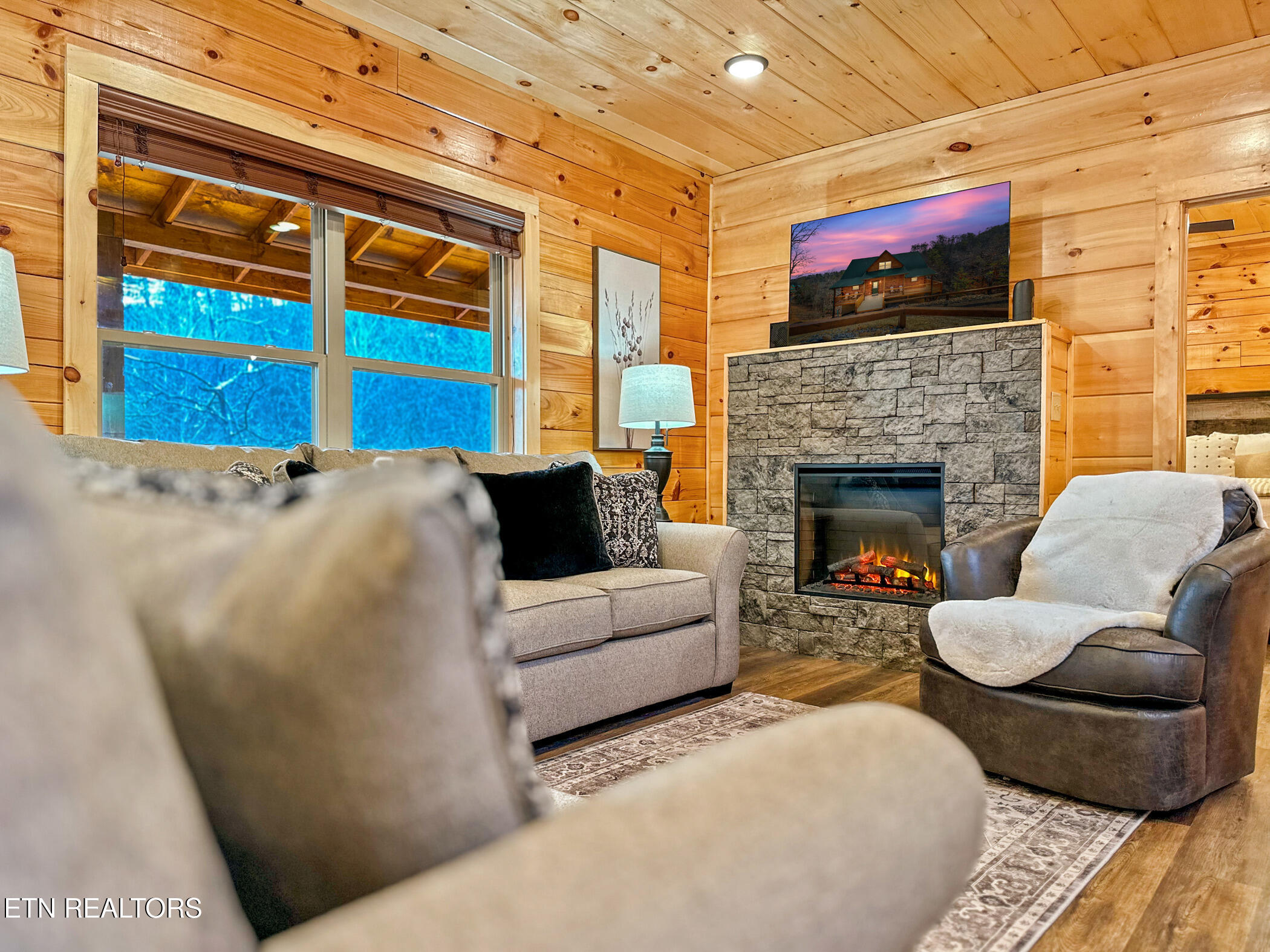 808 String Run Way Pigeon Forge, TN 37863 - Photo 52 of 57 img_3876