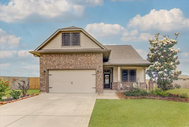 $357,900 | 11918 Mulberry Drive, Dayton, TX 77535