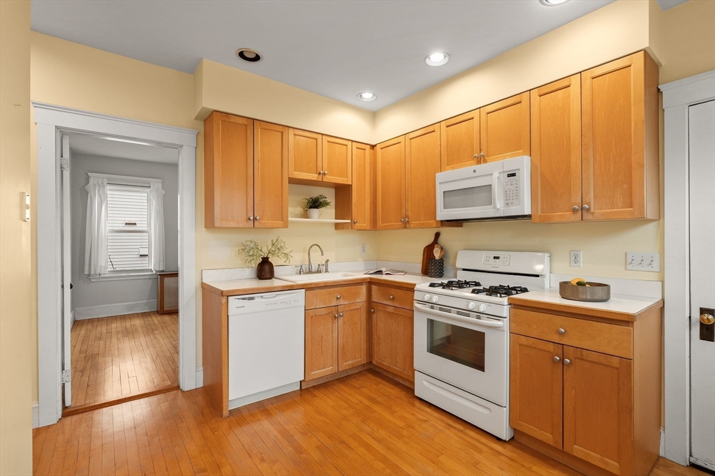 1 Clayton Street, Unit 1 Watertown, MA 02472 - Photo 15 of 34