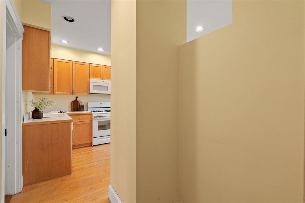1 Clayton Street, Unit 1 Watertown, MA 02472 - Photo 18 of 34
