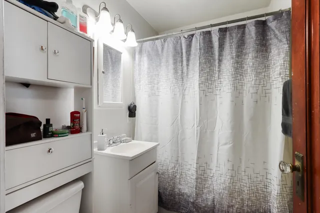 $279,900 | 3720 East Squire Avenue, Cudahy, WI 53110