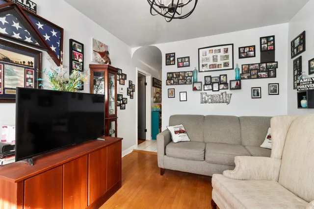 $279,900 | 3720 East Squire Avenue, Cudahy, WI 53110