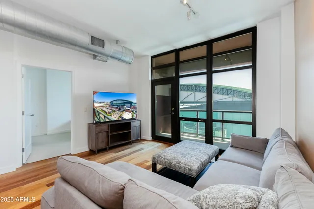 $367,900 | 310 South 4th Street, Unit 1407, Phoenix, AZ 85004