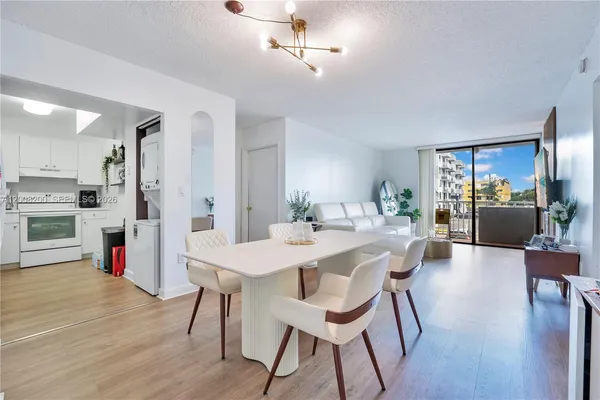 $2,200 | 8261 Northwest 8th Street, Unit 231, Miami, FL 33126