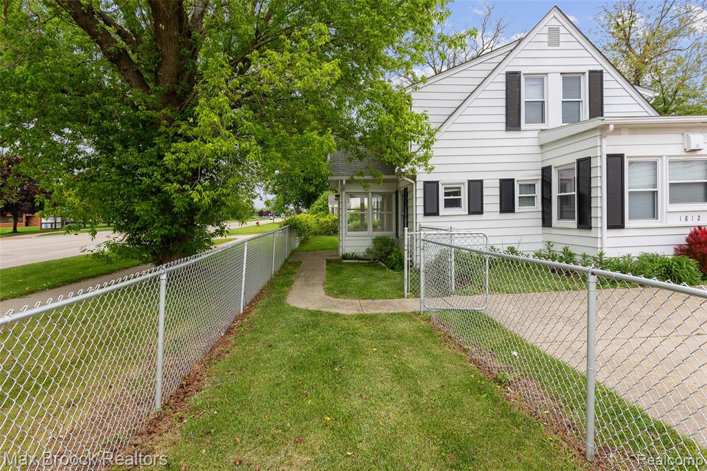 1812 John R Road Troy, MI 48083 - Photo 7 of 41 Gallery Image 7
