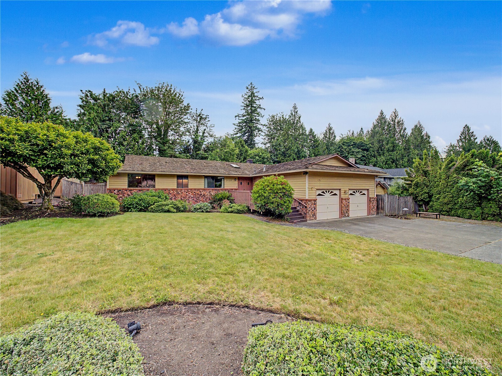 21327 Southeast 252nd Place Maple Valley, WA 98038 - Photo 1 of 27