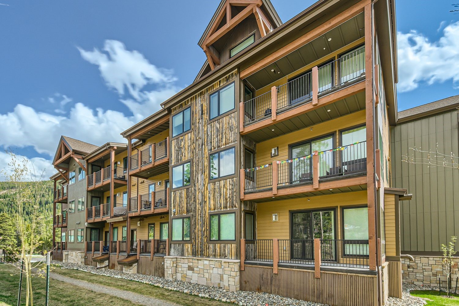 75 Clearwater Way, Unit 302 Keystone, CO 80435 - Photo 21 of 36 a front view of a multi story residential apartment building