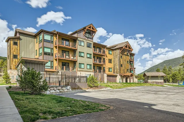 $950,000 | 75 Clearwater Way, Unit 302, Keystone, CO 80435