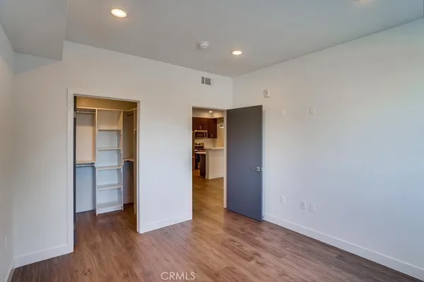 $2,300 | 6015 Woodman Avenue, Unit 206, Van Nuys, CA 91401