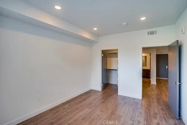 $2,300 | 6015 Woodman Avenue, Unit 206, Van Nuys, CA 91401