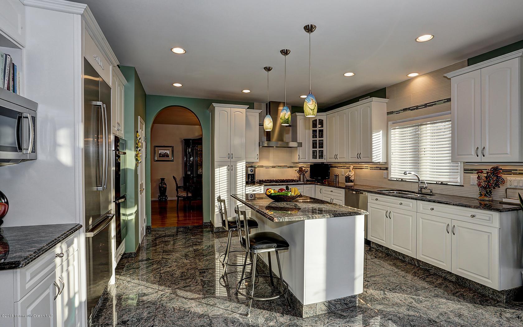 62 Shilling Road Manalapan, NJ 07726 - Photo 5 of 21 Kitchen 3 62 Shilling