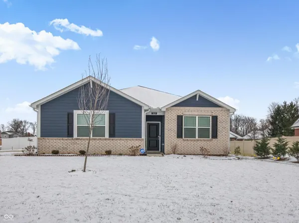 $364,900 | 3809 South Woodfield Drive, New Palestine, IN 46163