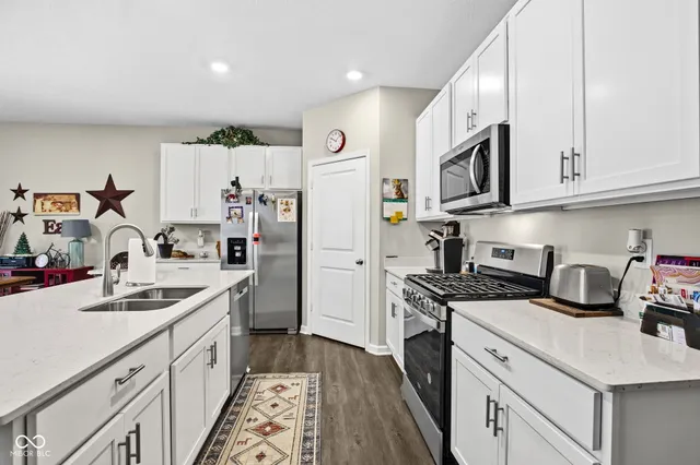 $369,500 | 3809 South Woodfield Drive, New Palestine, IN 46163