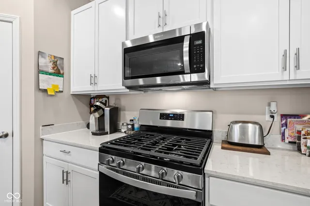 $369,500 | 3809 South Woodfield Drive, New Palestine, IN 46163