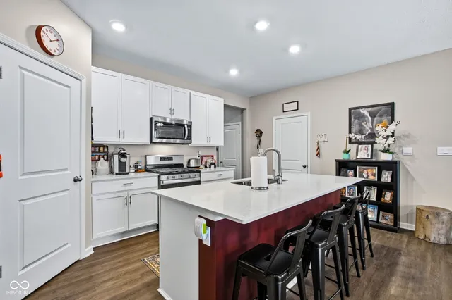 $369,500 | 3809 South Woodfield Drive, New Palestine, IN 46163