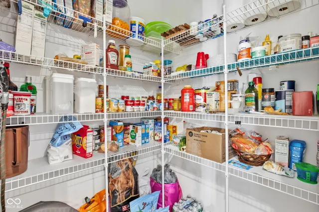 $369,500 | 3809 South Woodfield Drive, New Palestine, IN 46163