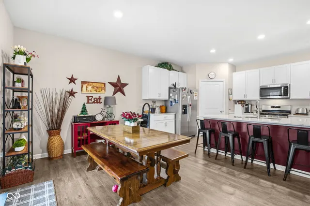 $369,500 | 3809 South Woodfield Drive, New Palestine, IN 46163