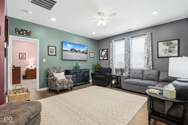 $369,500 | 3809 South Woodfield Drive, New Palestine, IN 46163