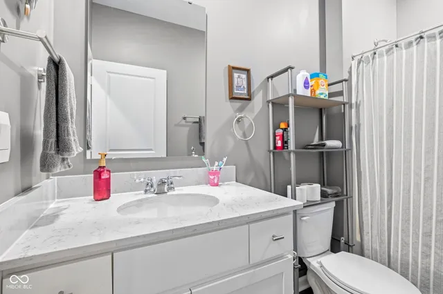 $369,500 | 3809 South Woodfield Drive, New Palestine, IN 46163