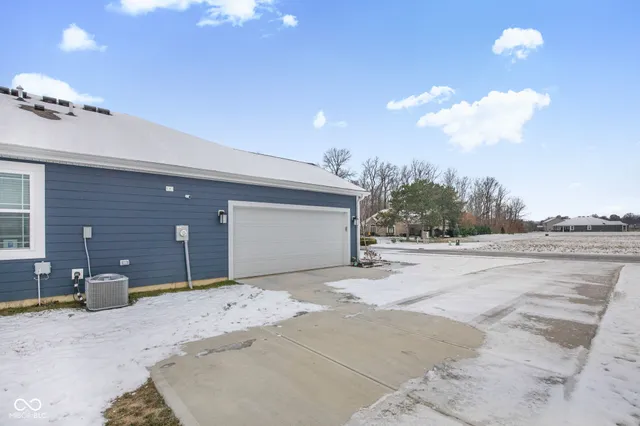 $369,500 | 3809 South Woodfield Drive, New Palestine, IN 46163