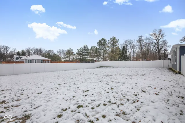 $369,500 | 3809 South Woodfield Drive, New Palestine, IN 46163