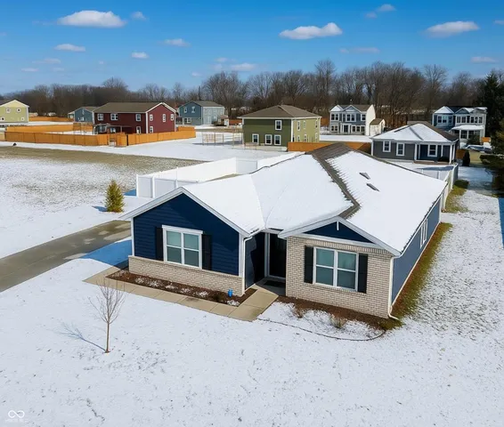 $369,500 | 3809 South Woodfield Drive, New Palestine, IN 46163