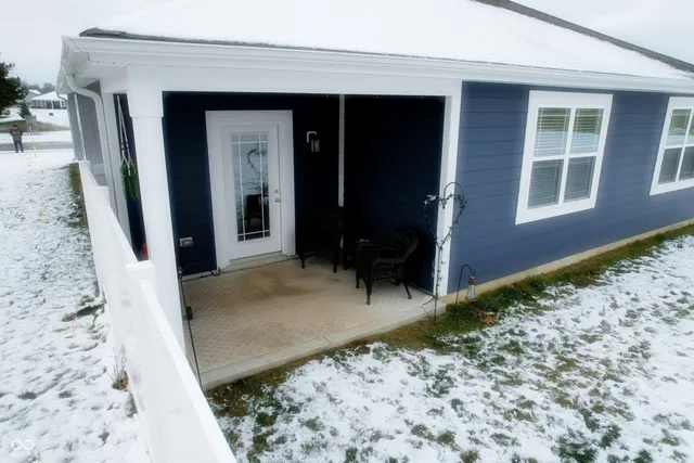 $369,500 | 3809 South Woodfield Drive, New Palestine, IN 46163