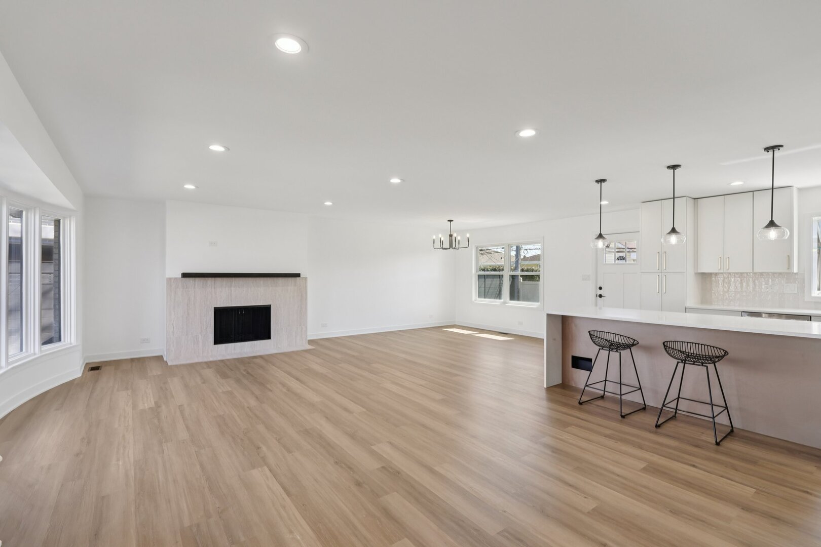 8135 West Rascher Avenue Chicago, IL 60656 - Photo 3 of 43
