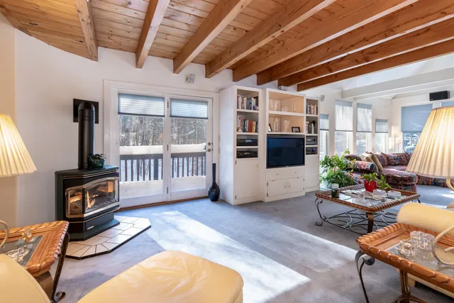 $750,000 | 490 Meredith Center Road, Laconia, NH 03246