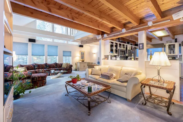 $750,000 | 490 Meredith Center Road, Laconia, NH 03246