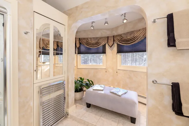 $750,000 | 490 Meredith Center Road, Laconia, NH 03246