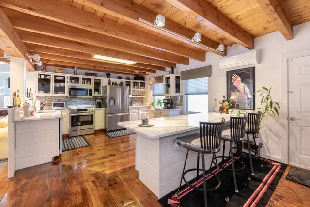 $750,000 | 490 Meredith Center Road, Laconia, NH 03246