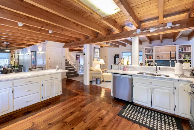 $750,000 | 490 Meredith Center Road, Laconia, NH 03246