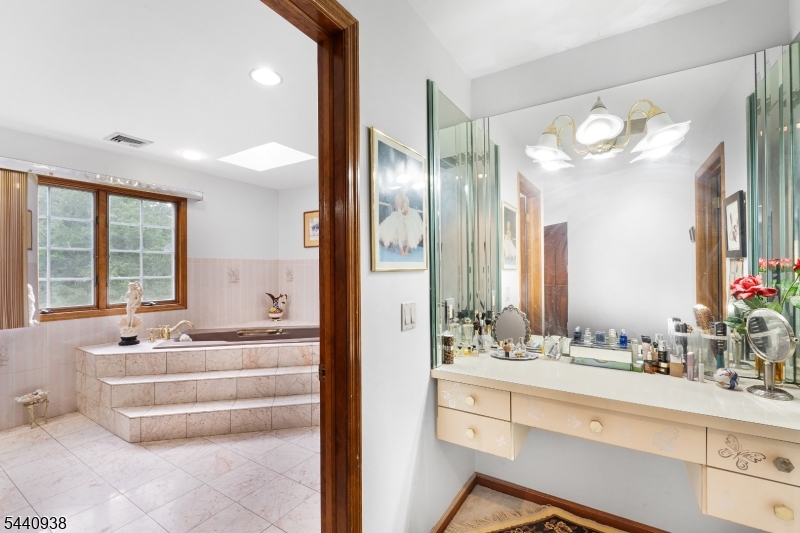 10 Loriann Road Warren, NJ 07059 - Photo 29 of 34