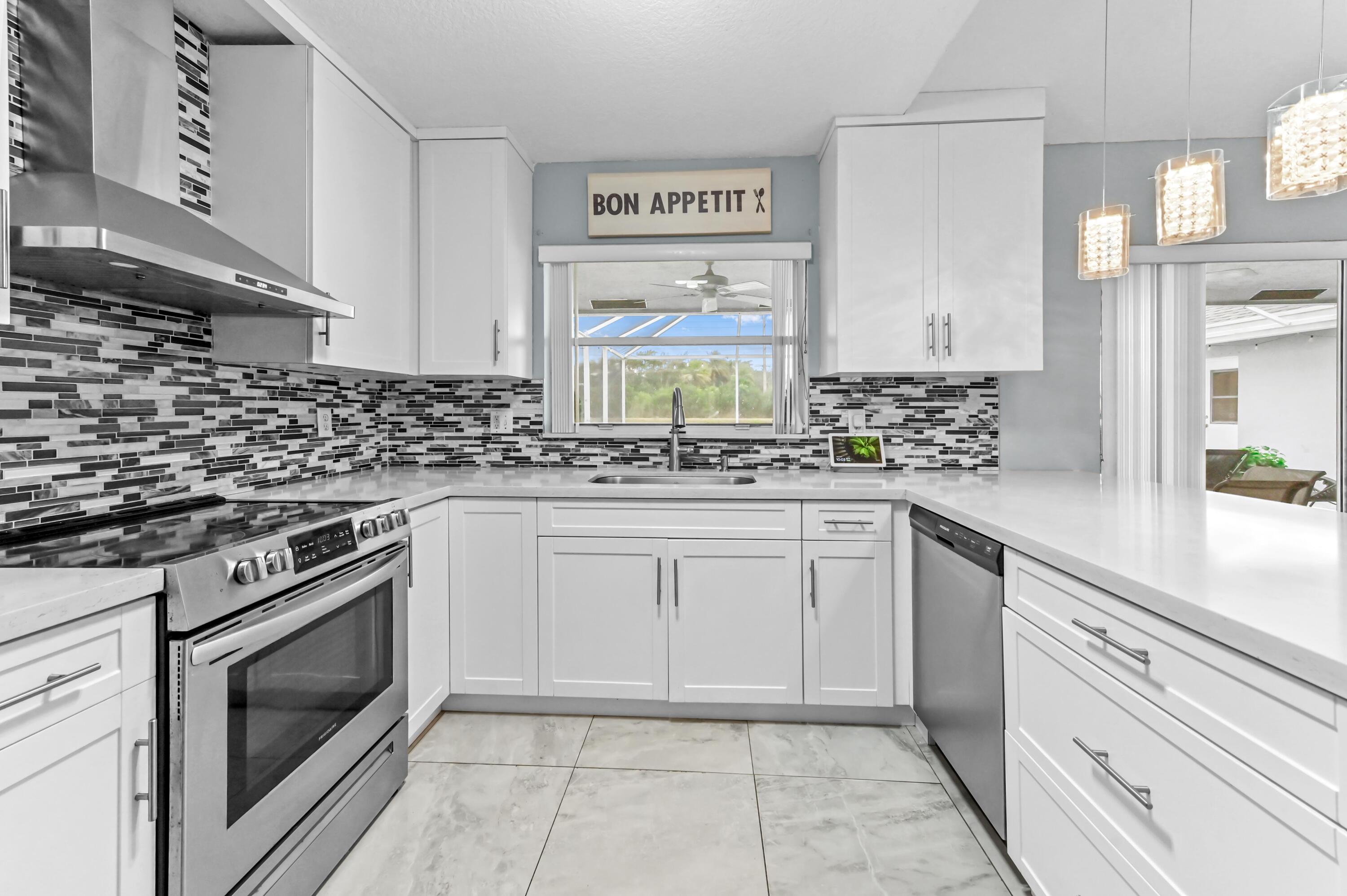 6296 Terra Rosa Circle Boynton Beach, FL 33472 - Photo 13 of 36 16 Kitchen 02