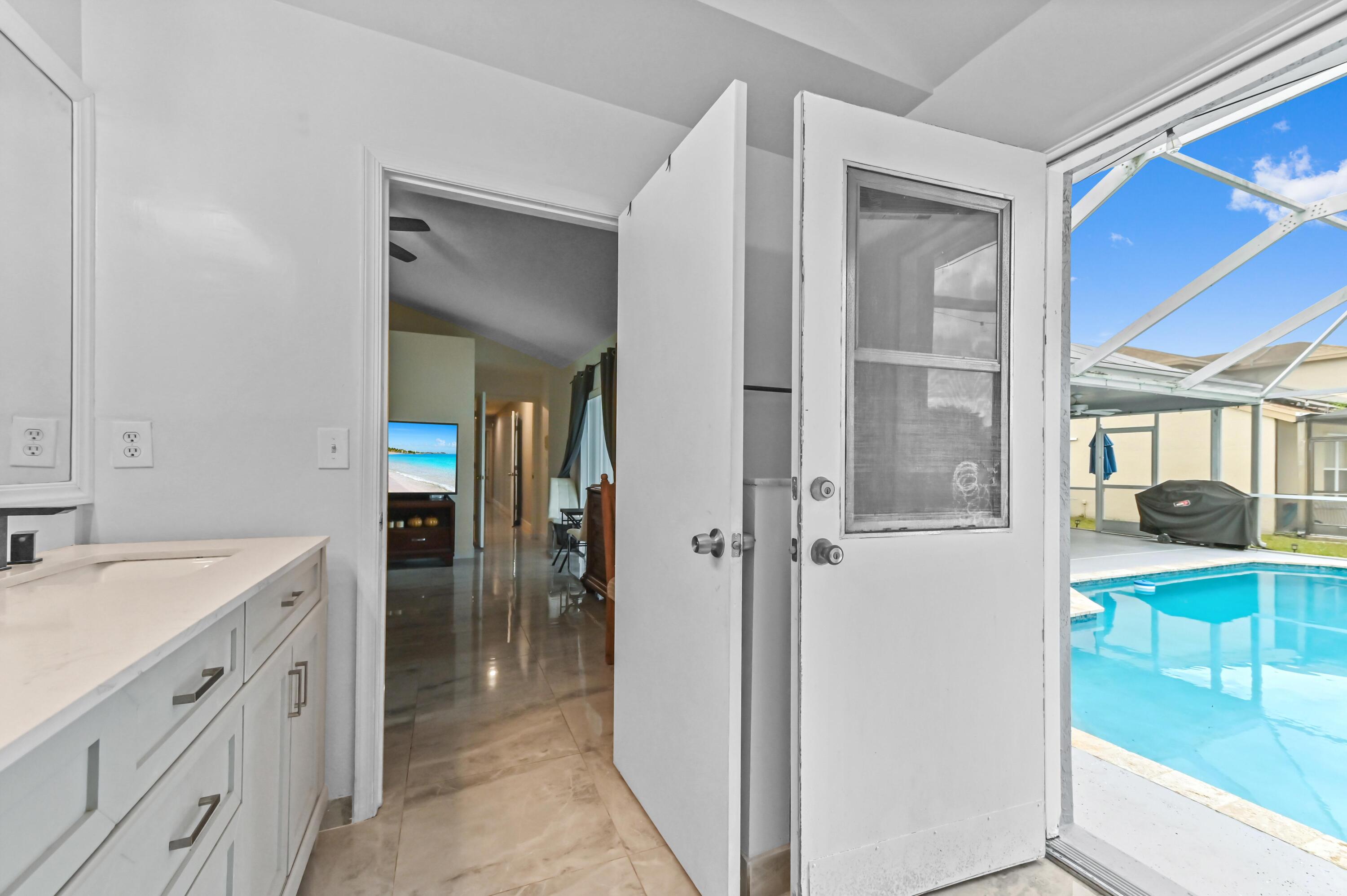 6296 Terra Rosa Circle Boynton Beach, FL 33472 - Photo 20 of 36 33 entry 01