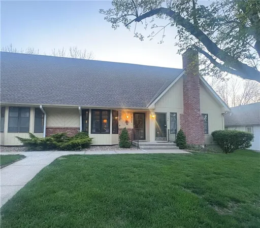 $190,000 | 158 Southwest Robin Road, Lee's Summit, MO 64063