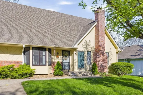 $190,000 | 158 Southwest Robin Road, Lee's Summit, MO 64063