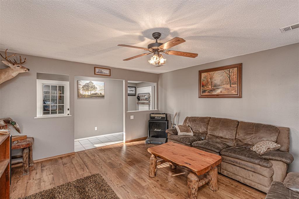 201 County Road 1399 Point, TX 75472 - Photo 6 of 39