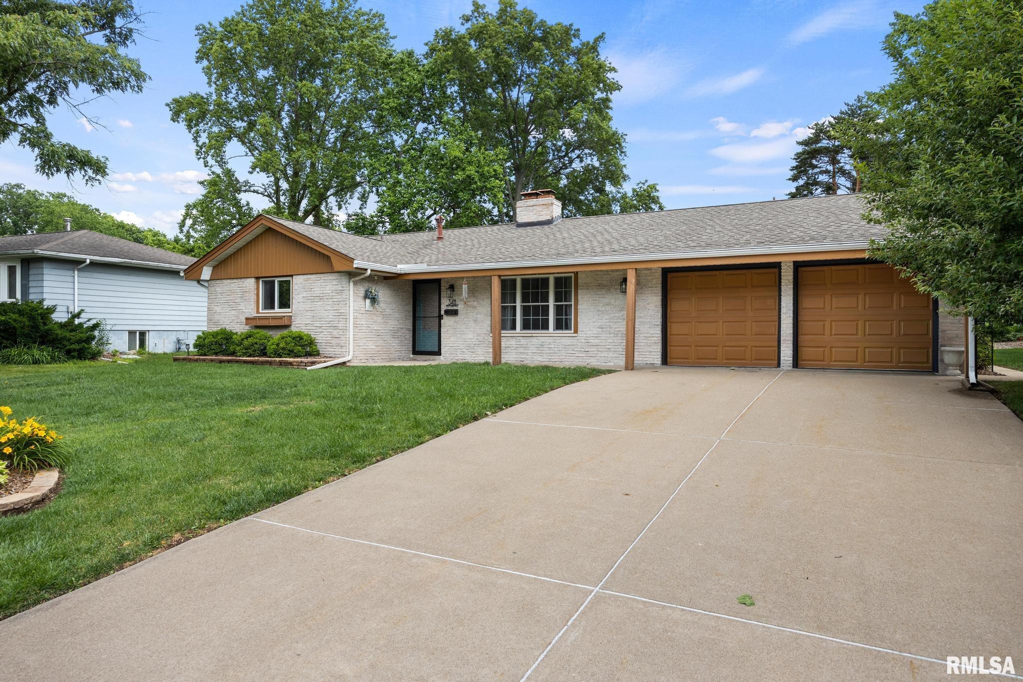 3411 West Chartwell Road Peoria, IL 61614 - Photo 2 of 33