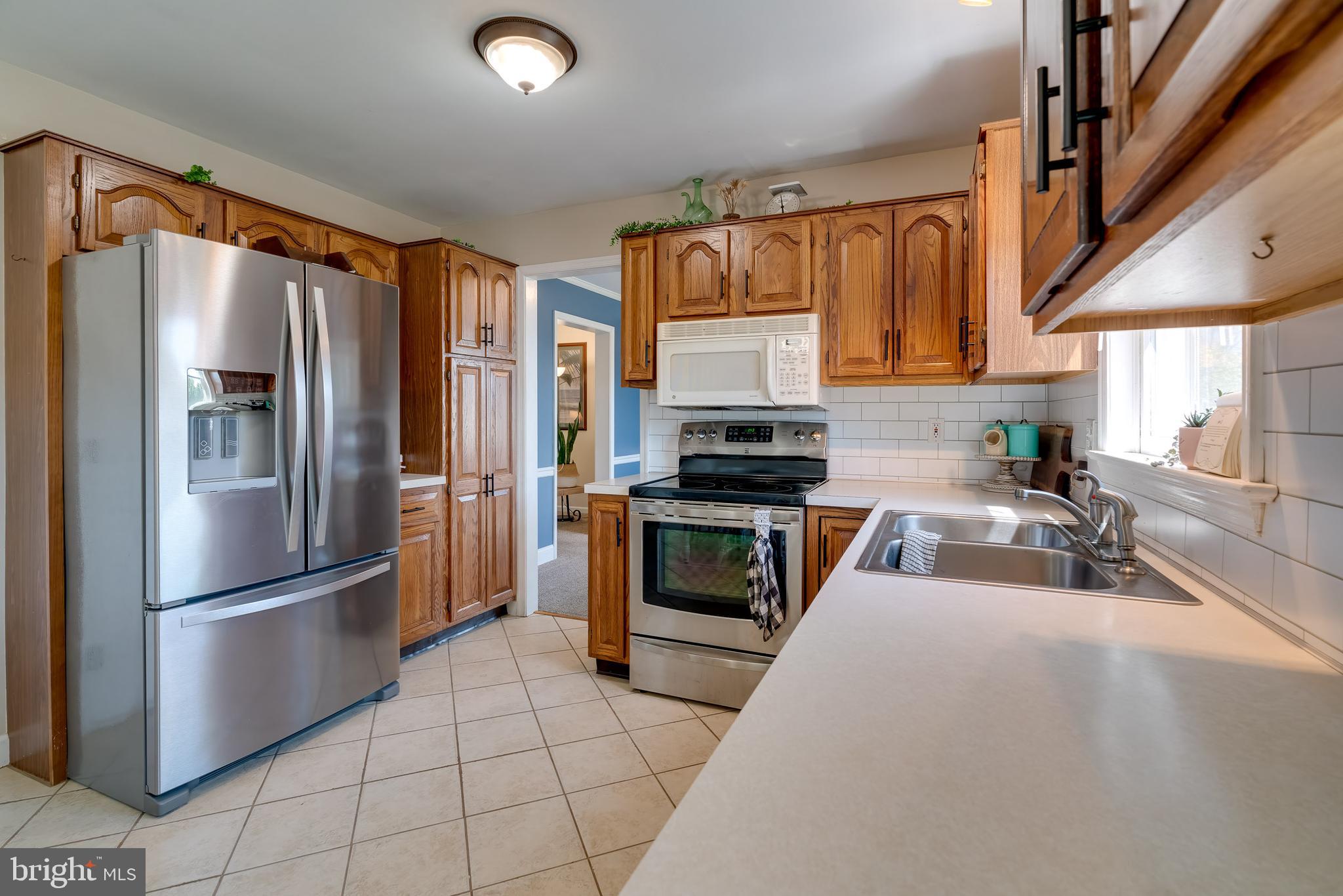 806 East Brubaker Valley Road Lititz, PA 17543 - Photo 11 of 40