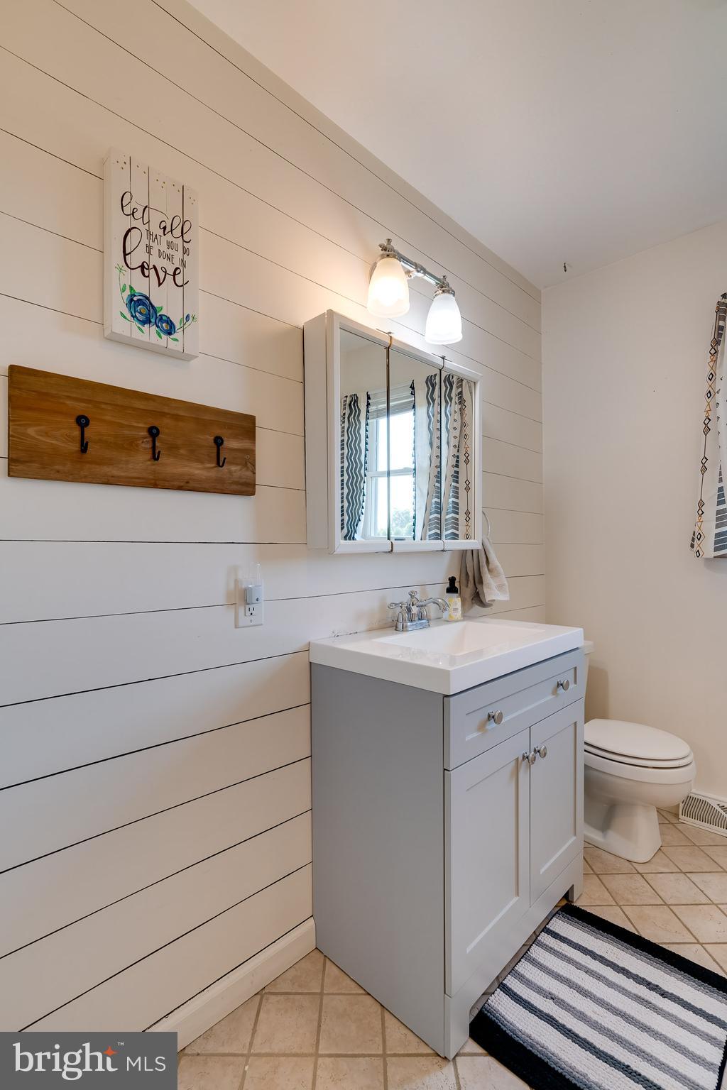 806 East Brubaker Valley Road Lititz, PA 17543 - Photo 20 of 40
