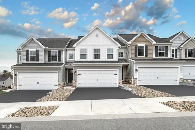 $440,990 | 2145 Hampden Court, Enola, PA 17025