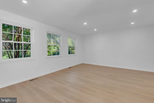 $2,950 | 4 Summit Green Court, Cockeysville, MD 21030